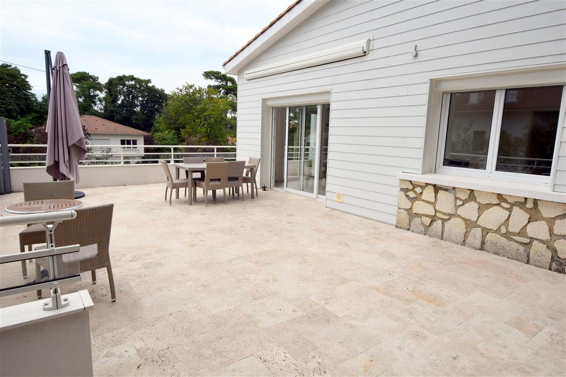 A SAINT GEORGES DE DIDONNE, PROCHE MER ET COMMERCES